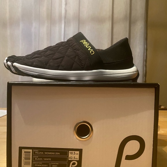 Peluva ZEN Active Slip Ons women’s size 10.5 black - Picture 5 of 7